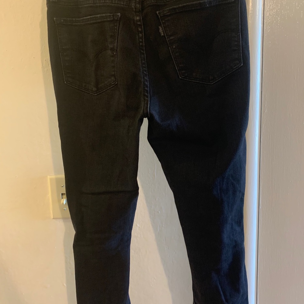 Levis - Picture 2 of 3